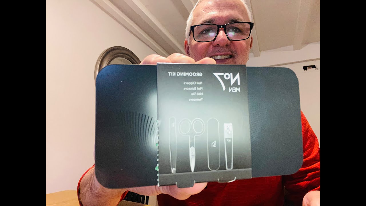 No 7 Mens Grooming Kit. Man Scaping must have !