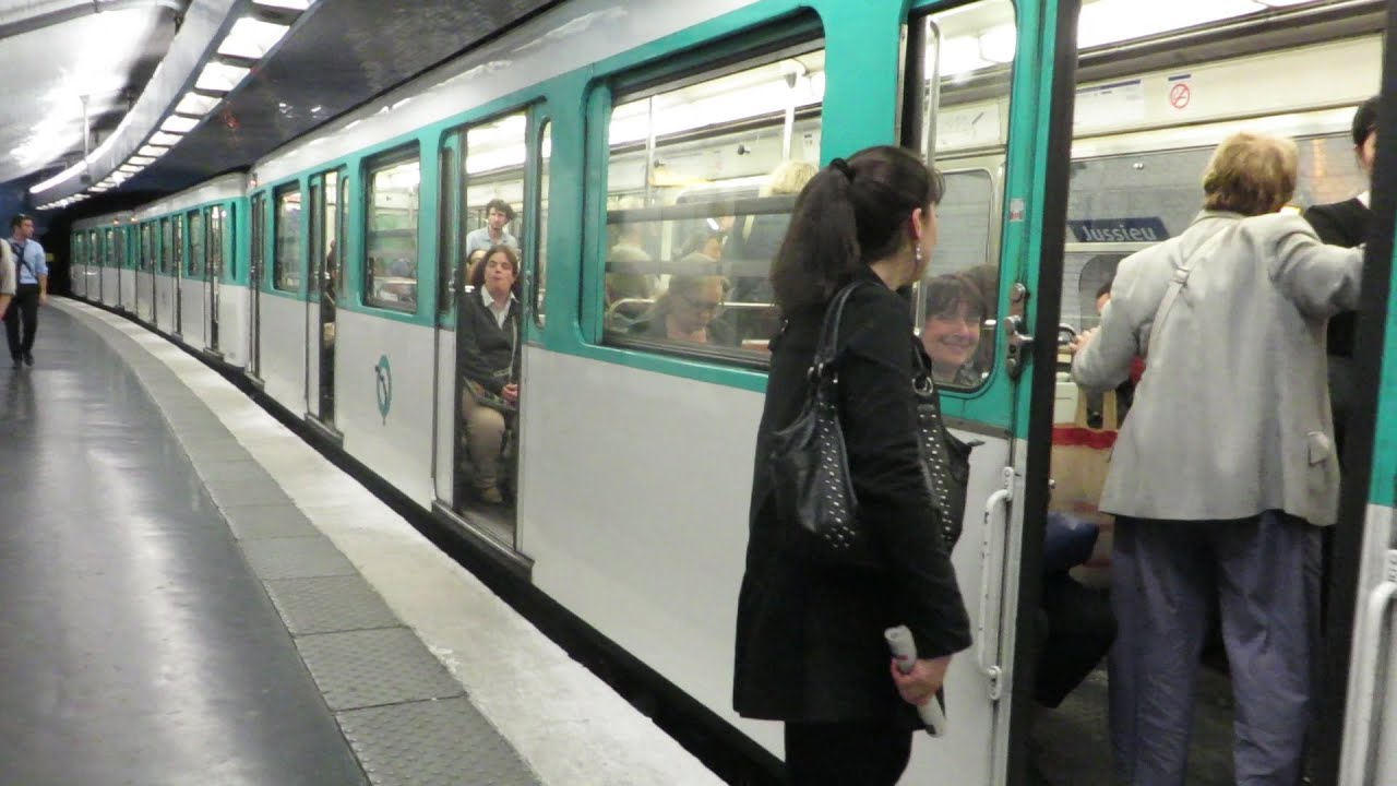 [Paris] MF67 Métro 10 - Jussieu (12107) - YouTube