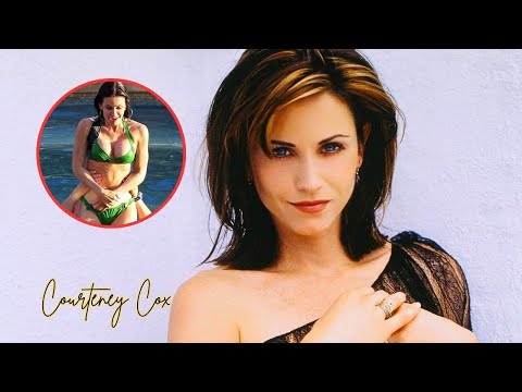 Courteney Cox Shows Off More Than She Wanted To…