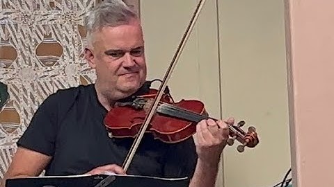 Shenzo Gregorio plays the Island sounds @ Sharn
