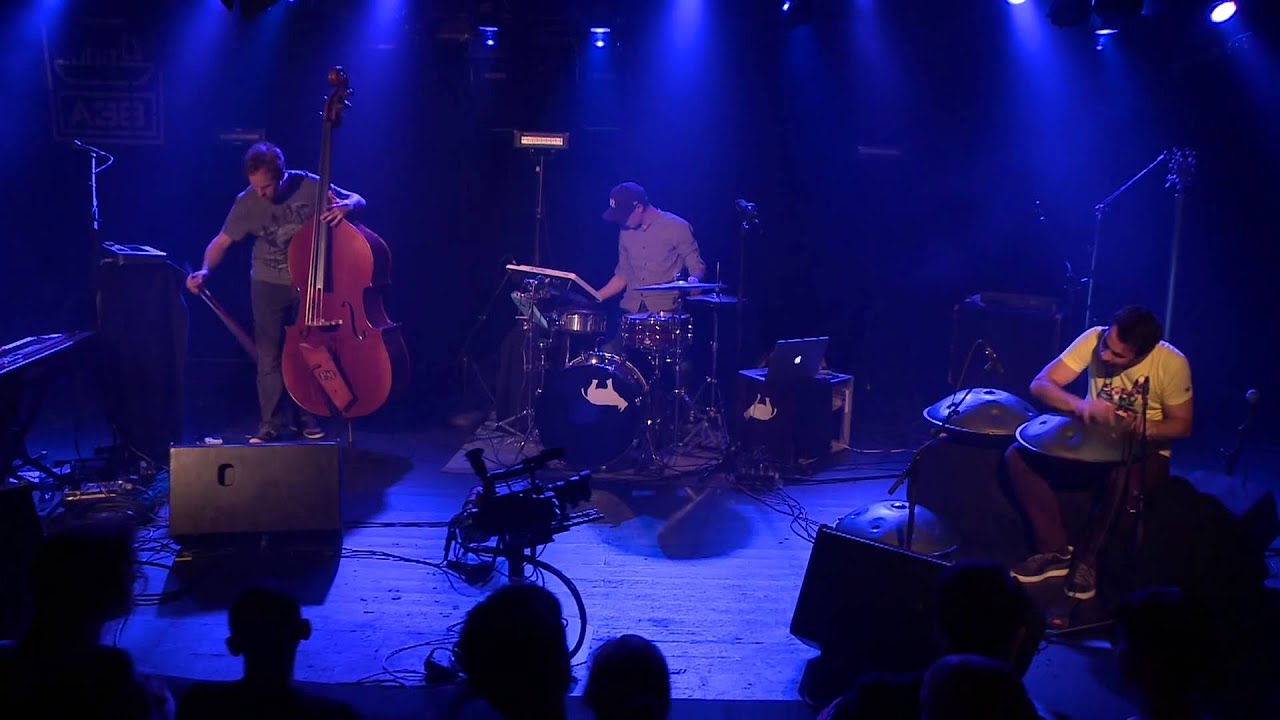 Manu Delago Handmade - Bigger Than Home (live)