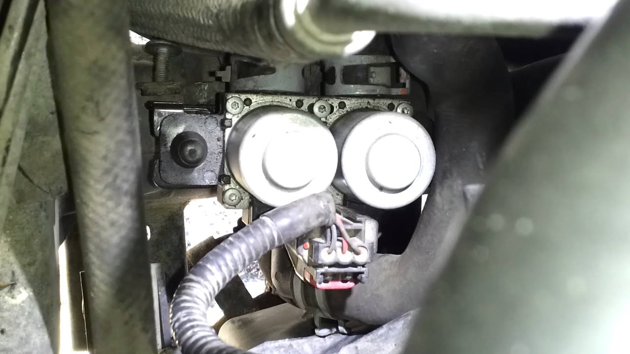heater control valve for the 2001 Lincoln LS - YouTube 2001 lincoln ls fuse box diagram 