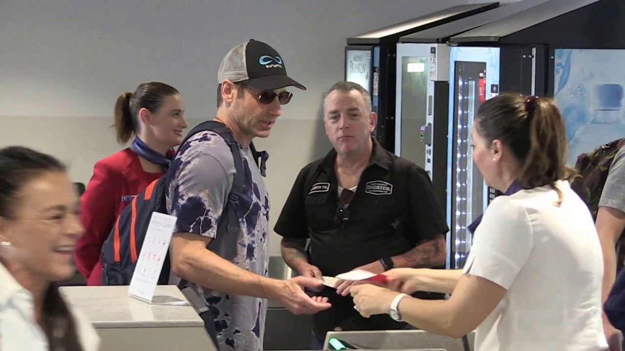 'David Duchovny Sydney bound with girlfriend Monique Pendleberry' 24/2/18