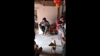 河南农村老人在家伐树赚钱#盧保貴視覺影像