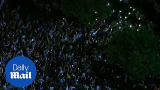 Hundreds Gather In La For An Impromptu Memorial For Xxxtentacion