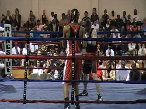 2010 NC GOLDEN GLOVES RAYMOND BRADLY SEMI FINALS FIGHT ROUND 2.MOD