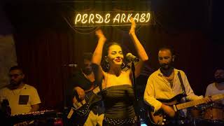 Arzu Akdaş Dayan Yüreğim Yıldız Tilbe Resimi