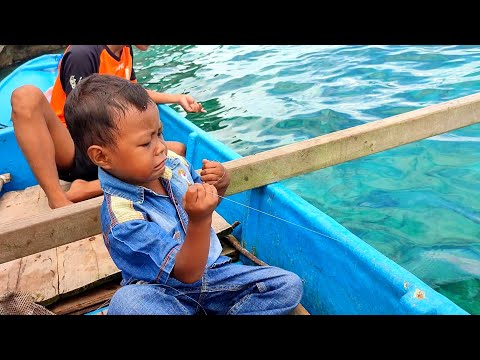 Little boy fishing _ menegangkan lihat Ekspresi Bocil saat Mancing dibawah tebing 😱