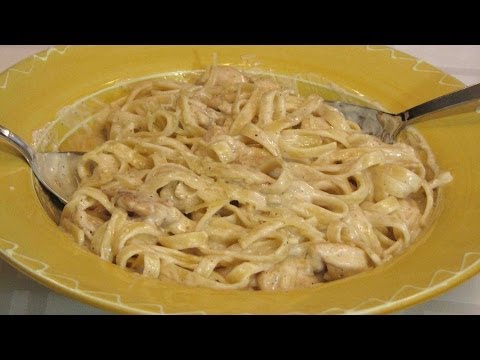 Fettuccine Alfredo with Chicken -- Lynn's Recipes
