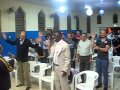 Pastor Rogério Brito louva como mendigo e prega
