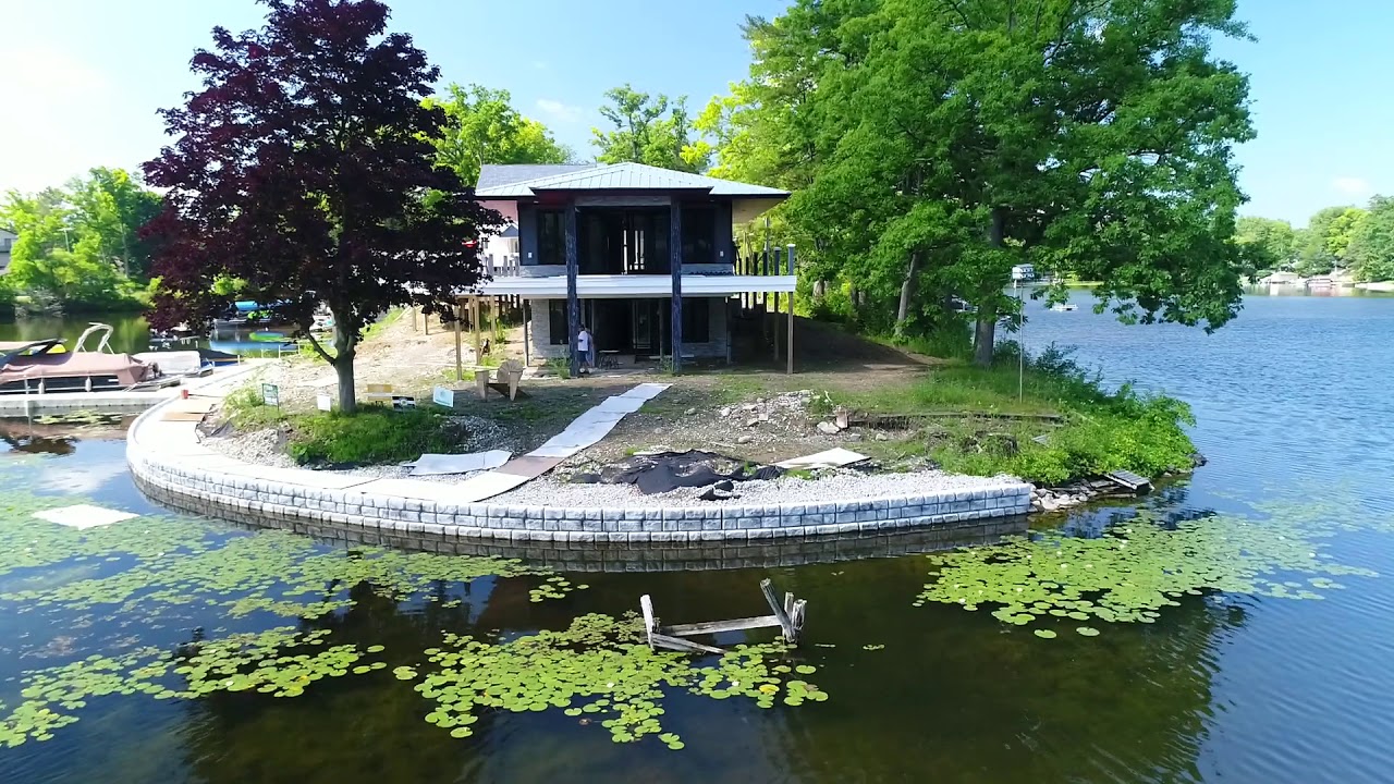 320 Peninsular St, Lake Orion, MI 48362