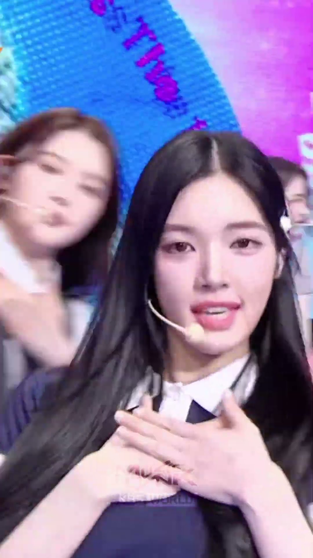 The Chase - Hearts2Hearts 하츠투하츠 #TheChase #Hearts2Hearts #하츠투하츠 #Shorts #MusicBank | KBS WORLD TV
