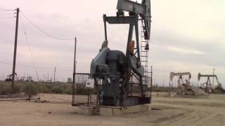 Pump jack Compilation - Pump Jacks in California