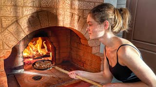 A cozy day in a Russian village - cooking in a Russian stove