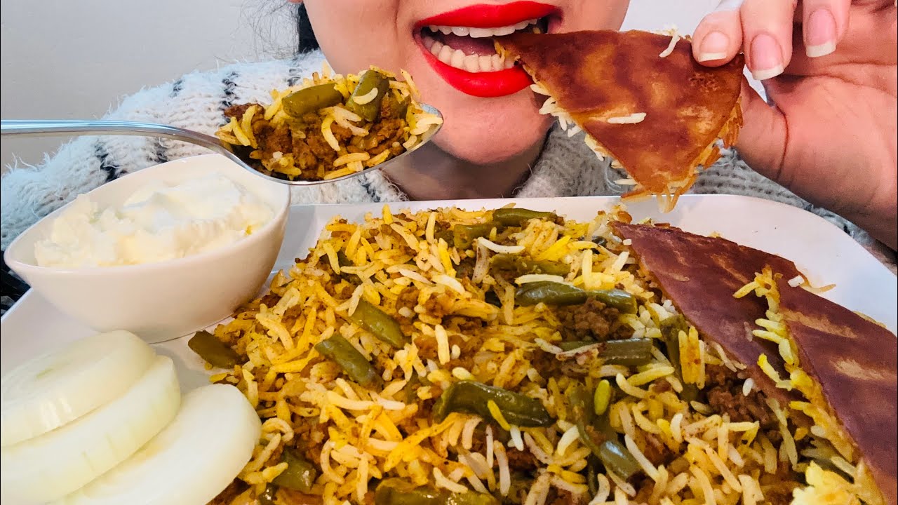 Asmr eating Persian rice with meat| موکبانگ لوبیاپلو‌با ته دیگ نون و ...