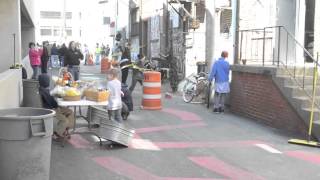 Grohl Alley cleanup is community project.