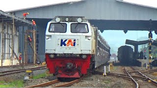 HUNTING 23 KERETA API SAAT PANAS TERIK SAMPAI DIGUYUR HUJAN  DI SEBELAH TIMUR STASIUN GOMBONG