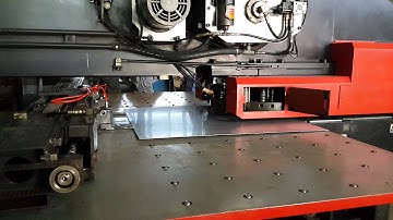 Chuyên Đột CNC trên các chất liệu: inox, nhôm, đồng, thép....