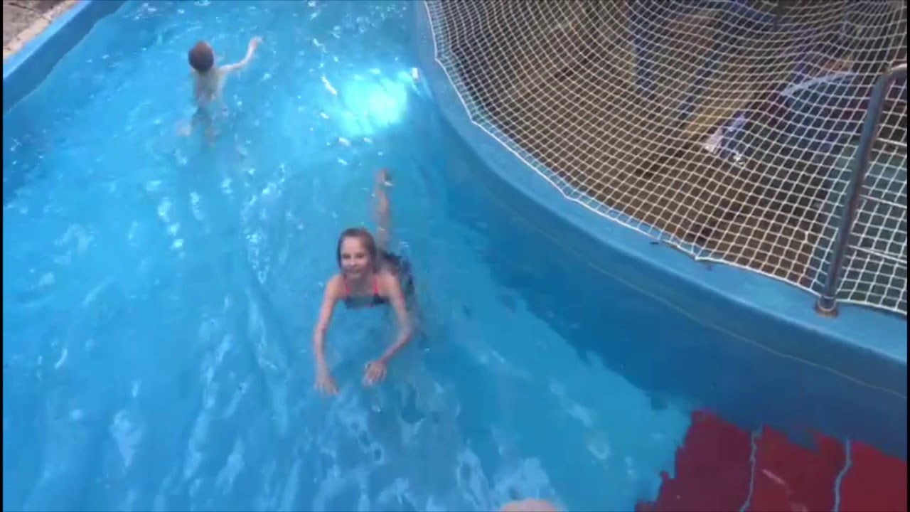 Слетел купальник в аквапарке 18 Слетел купальник в аквапарке 18