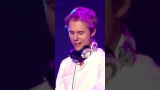 Imagine, it is 2008 and then, Armin van Buuren released his 3rd album feat. &#39;In and Out of Love&#39;🔥