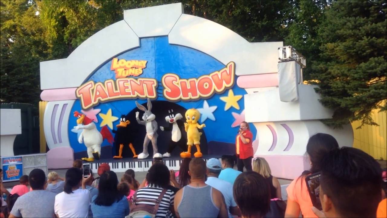 The Looney Tunes Talent Show Finale at Six Flags New England - YouTube