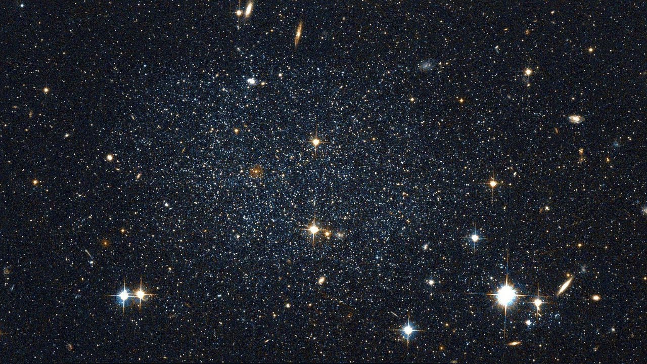 Карлик Насоса (Antlia Dwarf) – галактика-вампир на краю Местной группы