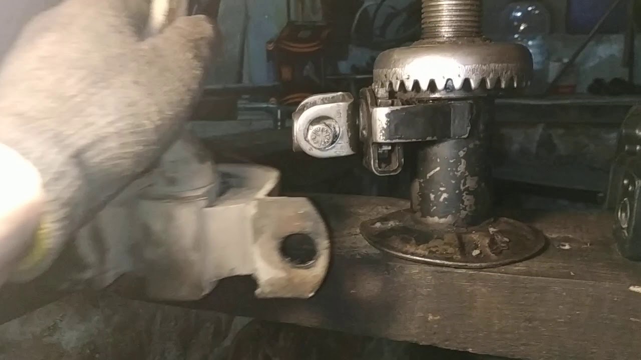 Как заменить заднюю подушку опора двигателя ВАЗ 2108,09,099,13,14,15 ...
