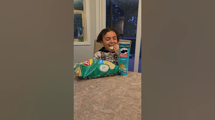 Chips Food Hack 😋 #viral #shorts #funny #trending #food #foodhacks #fyp #fy #youtubeshorts #love