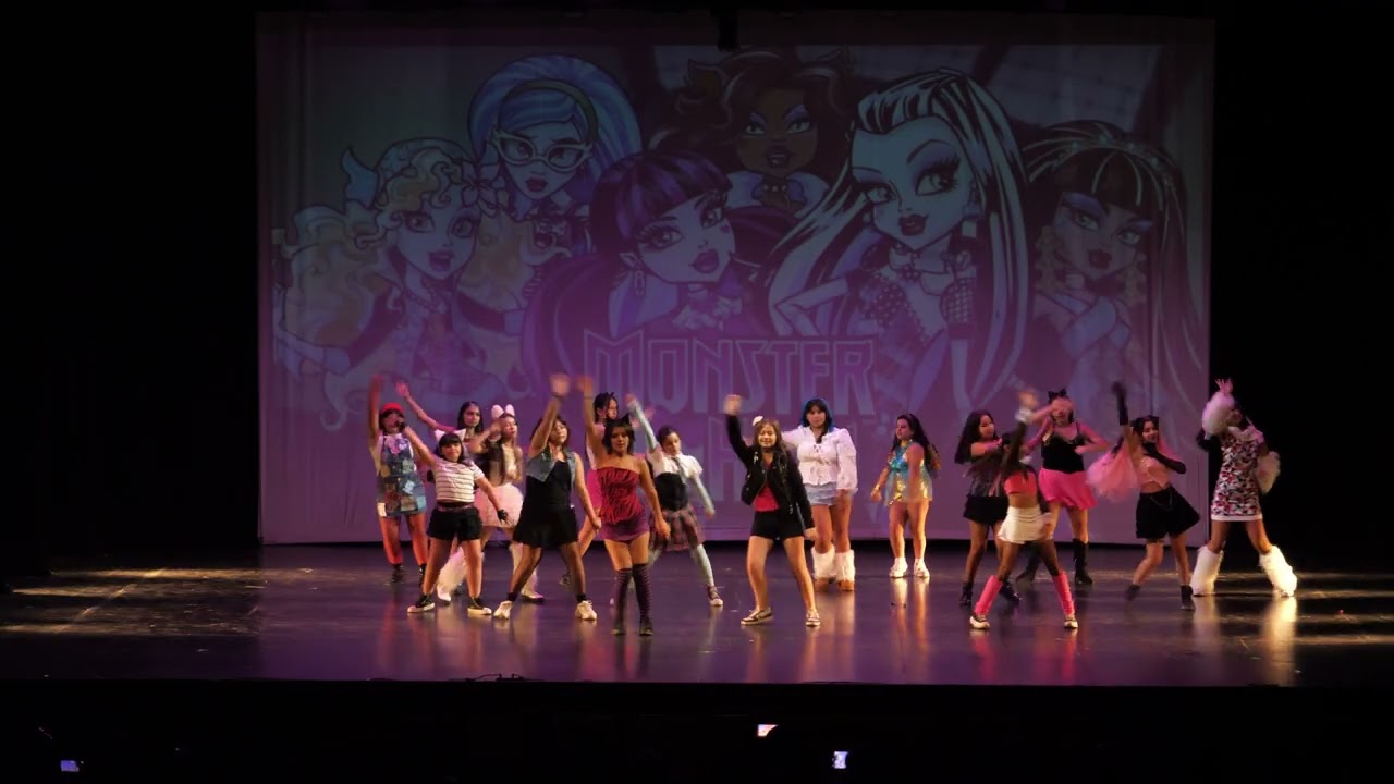 29 F2   Monsters High