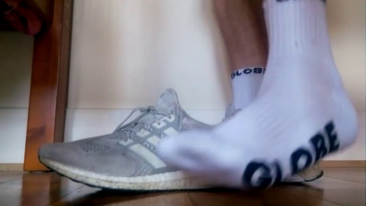 Adidas Ultra Boost 1 0 Cream With White Globe Socks Youtube