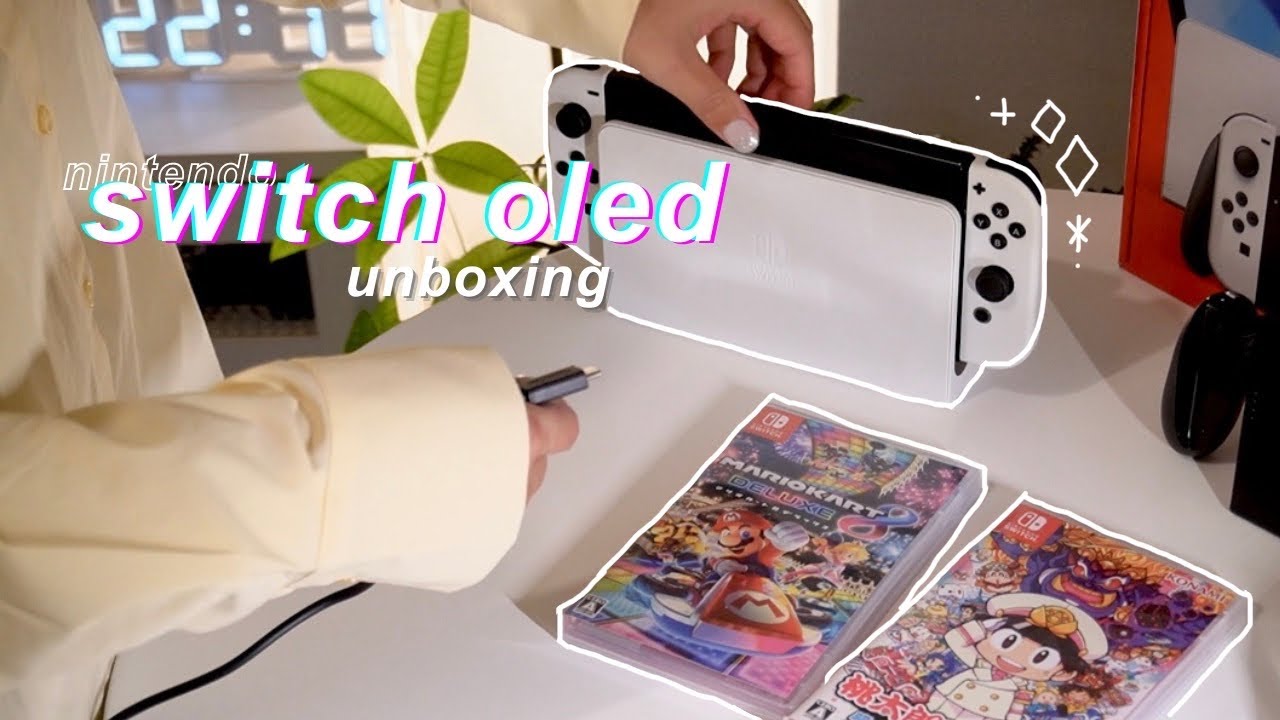 Nintendo Switch ホワイト 本体　まとめ売り Nintendo Switch OLED 64GB White + Super Mario Galaxy 1&2 ✨ 2-Game