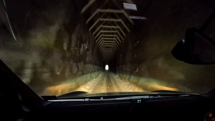 Dashcam: Driving through Moki Tunnel