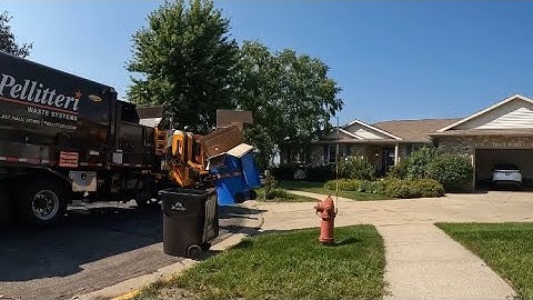 Pellitteri 542 Mack LR Labrie Automizer Packing out 