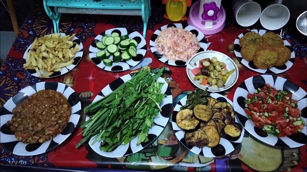 فطار عاشر يوم رمضان عملت احلى تحابيش وكل سنه وانتم طيبين