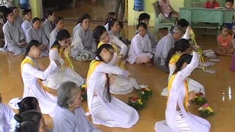 Múa Dâng Hoa LỄ PHẬT ĐẢNG 2015 Buoi Sang ( tịnh xá Ngọc Liên )