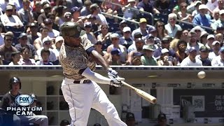 MIA@SD: J. Upton hits solo shot to put Padres on top