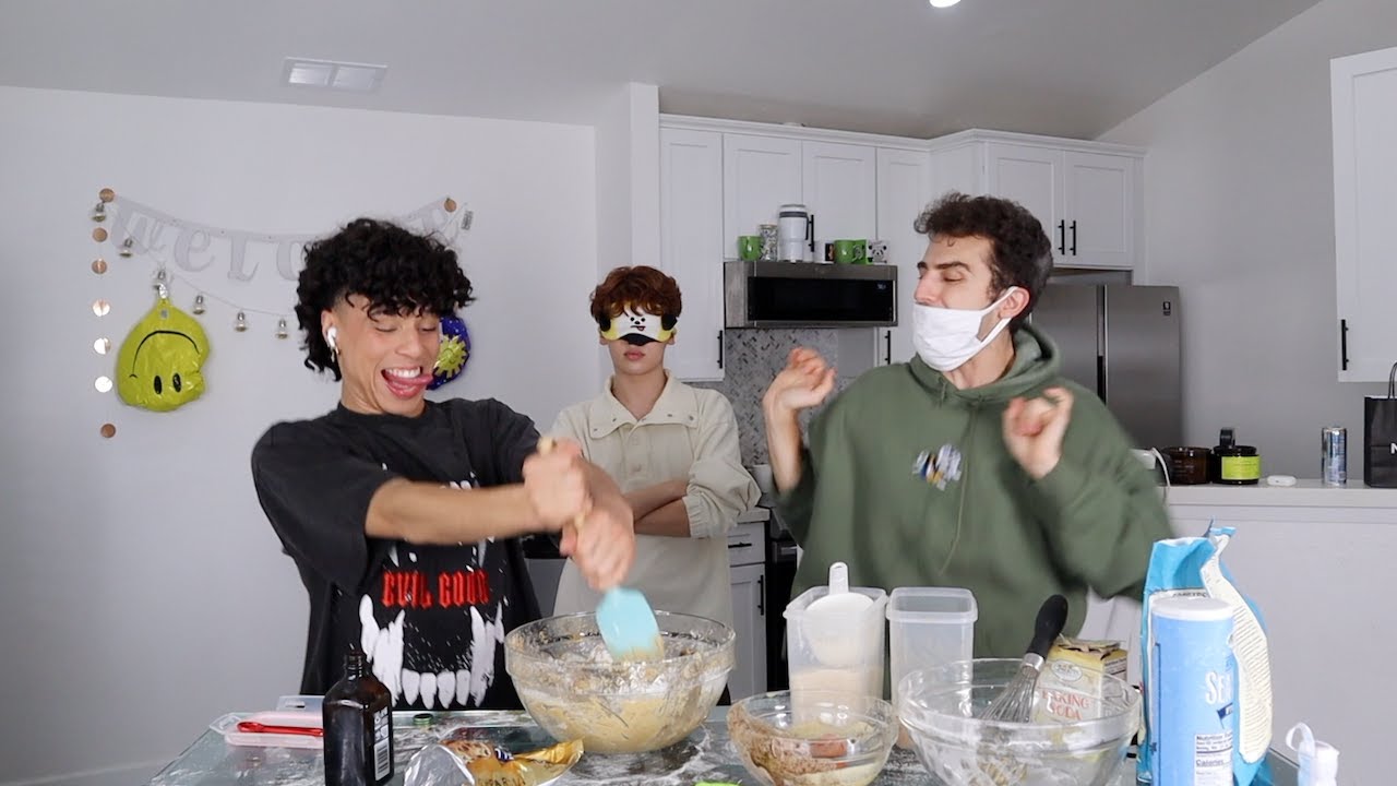 DEAF. BLIND. MUTE. (watch at your own risk) Realtime YouTube Live View ...