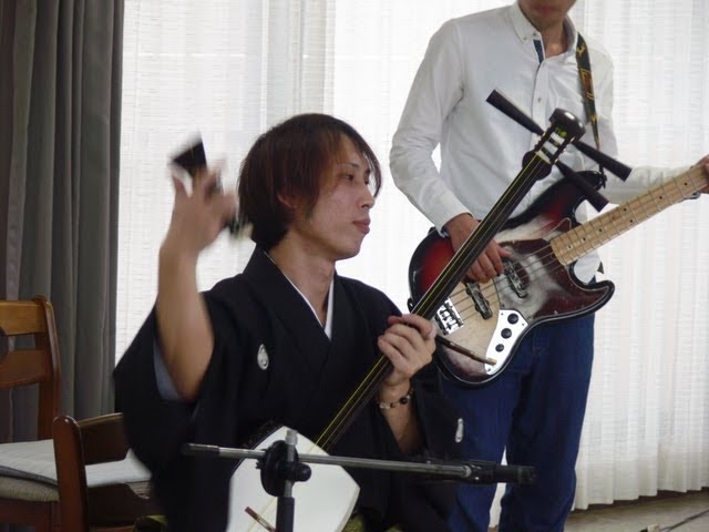津軽三味線 大島優希 JAPANESE MUSIC SHAMISEN - YouTube