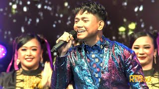 Download lagu 'N.U.L.D.' (Live Concert) by Izat Ramlee ft. Orkestra RTB | Konsert Festival Media Kreatif 2024