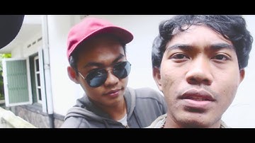 Kelompok Penerbang Roket - Mati Muda (Unofficial Video)