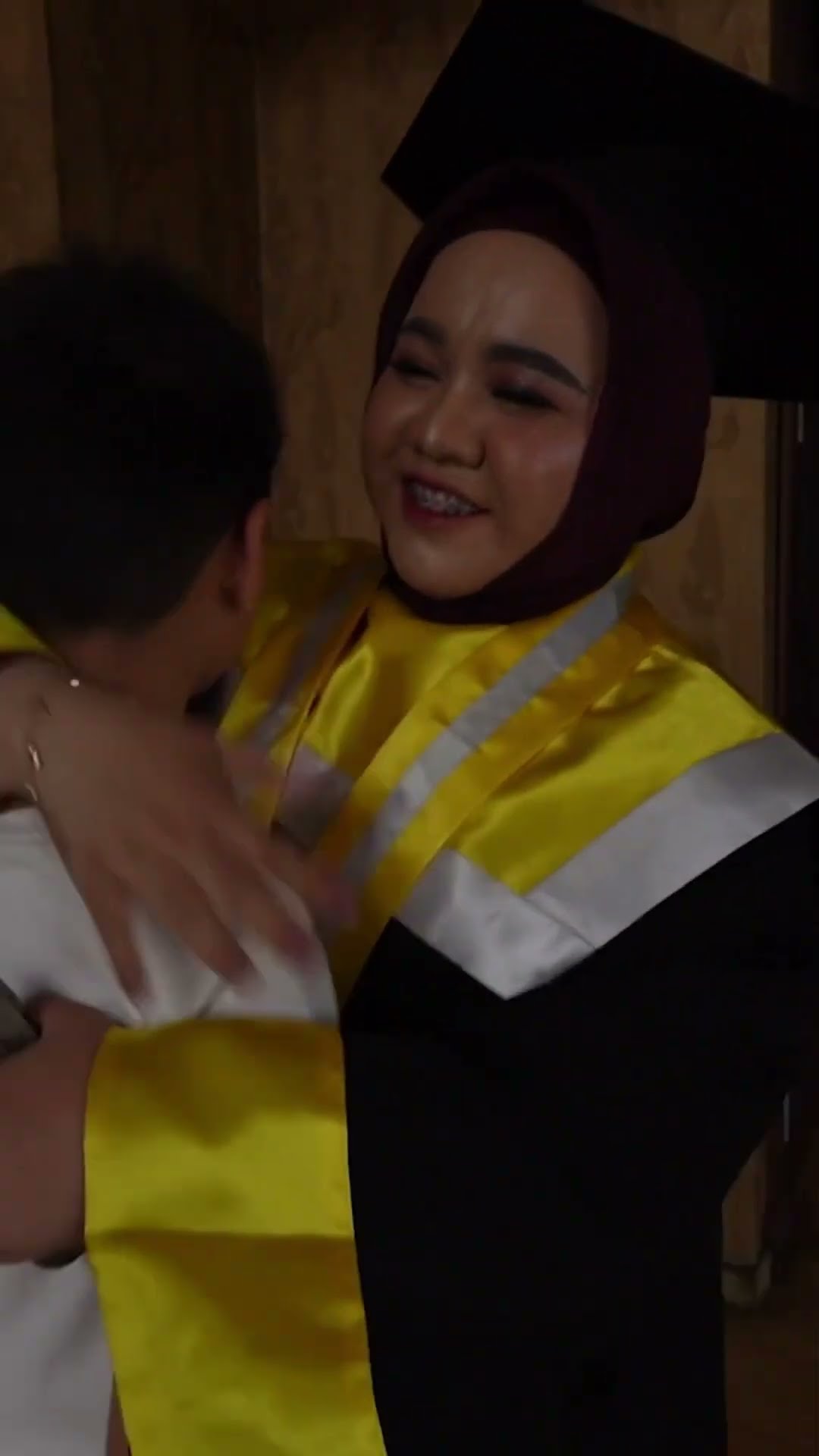 Selamat ya la udah wisuda.