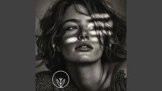 Download lagu Falling Through