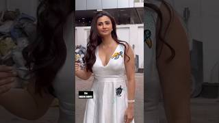 Daisy Shah teasing us with her white beautiful outfit🔥💯|The Unseen Shorts#daisyshah #theunseenshorts