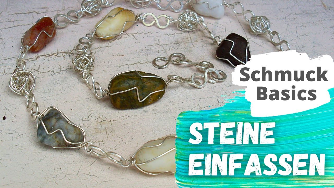 dunkelblauer schmuckstein mit weißen einschlüssen