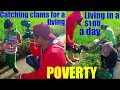 This Poor Filipino Family from the Philippines Catch Clams and Snails for a Living. BOLIVIA