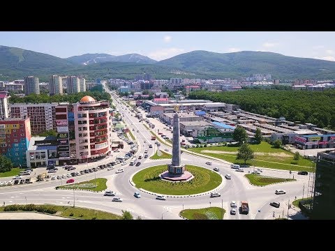 تصویری: حصار ساخته شده از Euroshtaketnik (74 عکس): با ستون های آجری و دو طرفه ، با آرایش افقی ، و موارد دیگر. طرح های زیبا و جالب