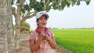 Video thumbnail of "កុំភ្លេចអូនណាសុខហៀង"