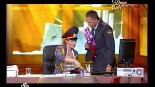 картинка: Анна Семенович. 10.11.2010 День милиции на НТВ