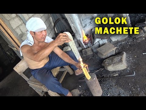 how-blacksmiths-make-golok-machetes-in-indonesia