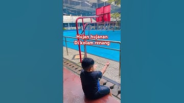 Hujan hujanan di kolam renang #shorts